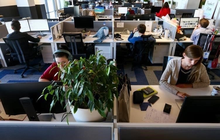 Прогнозы роста зарплат: Что стоит за 35-процентным скачком за 4 года?